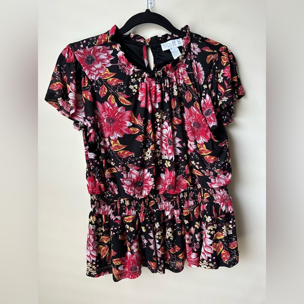 SO IT IS Women’s Top Size XL Floral Blouse Ruffles Flowy Lined
